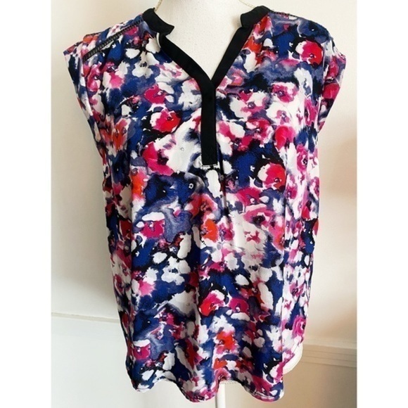 41 Hawthorn • Red Blue White Floral Tank Top - Picture 1 of 6